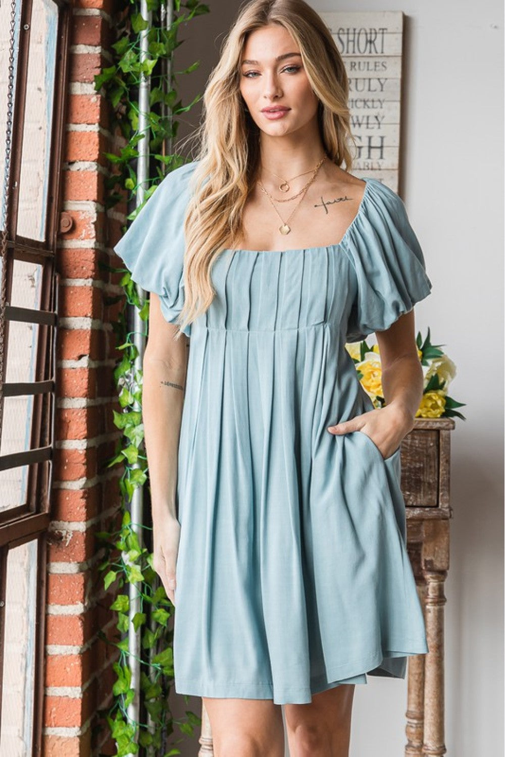 Chic Balloon Sleeve Dress with Square Neck and Crisscross Back Detailing