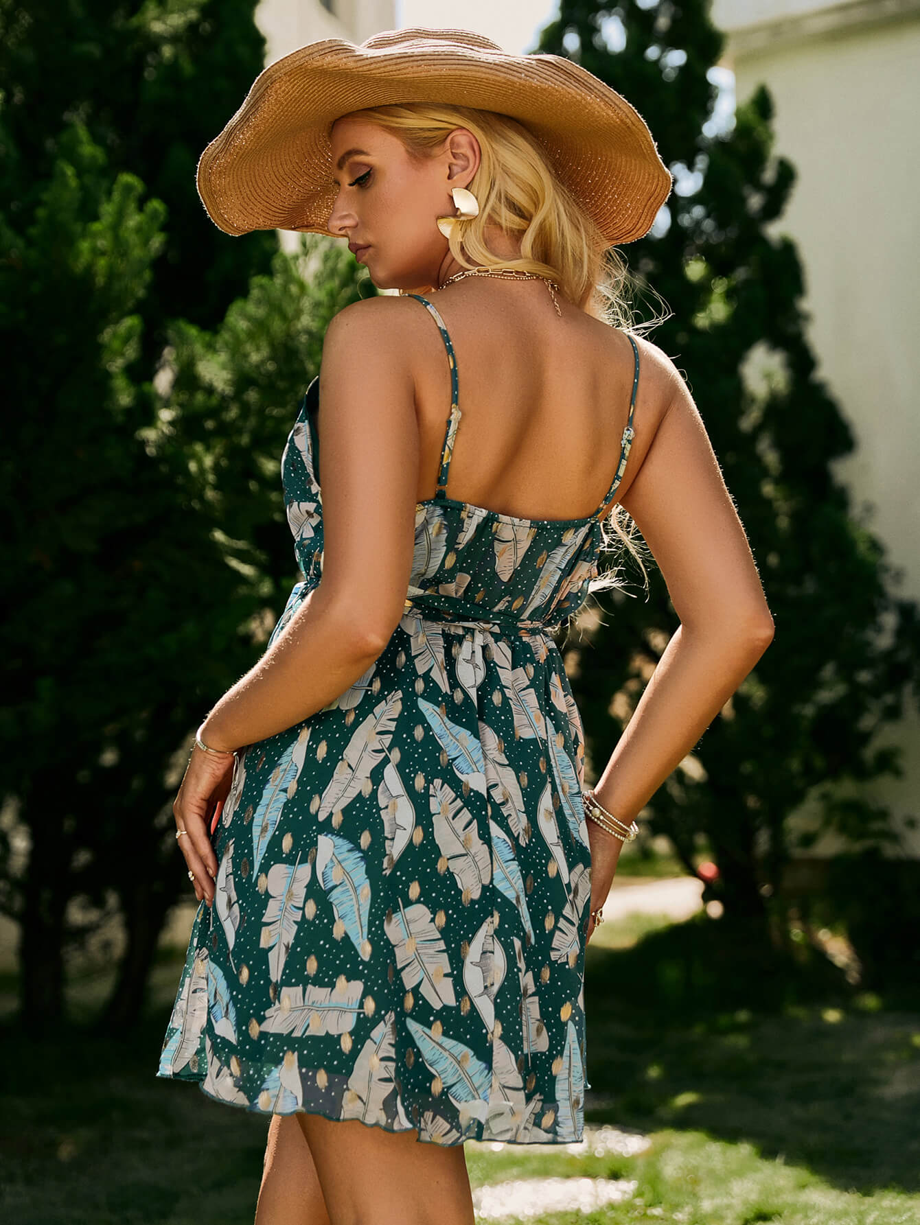 Plus Size Feather Print Spaghetti Strap Tie Waist Dress - WESTHUNDRED