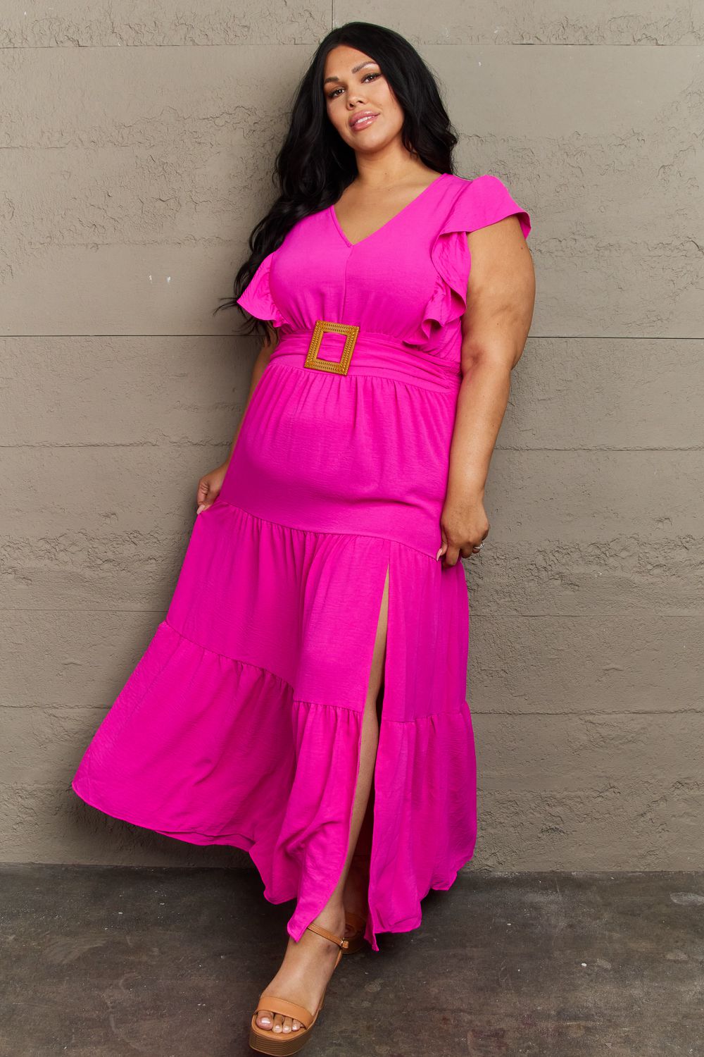 Stylish and Comfortable Plus-Size Maxi Dress with Adjustable Belt